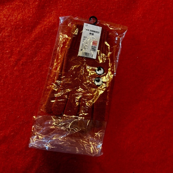 Anya Hindmarch Uniqlo collab orange touch of wool heattech knitted gloves NWT - Picture 2 of 6